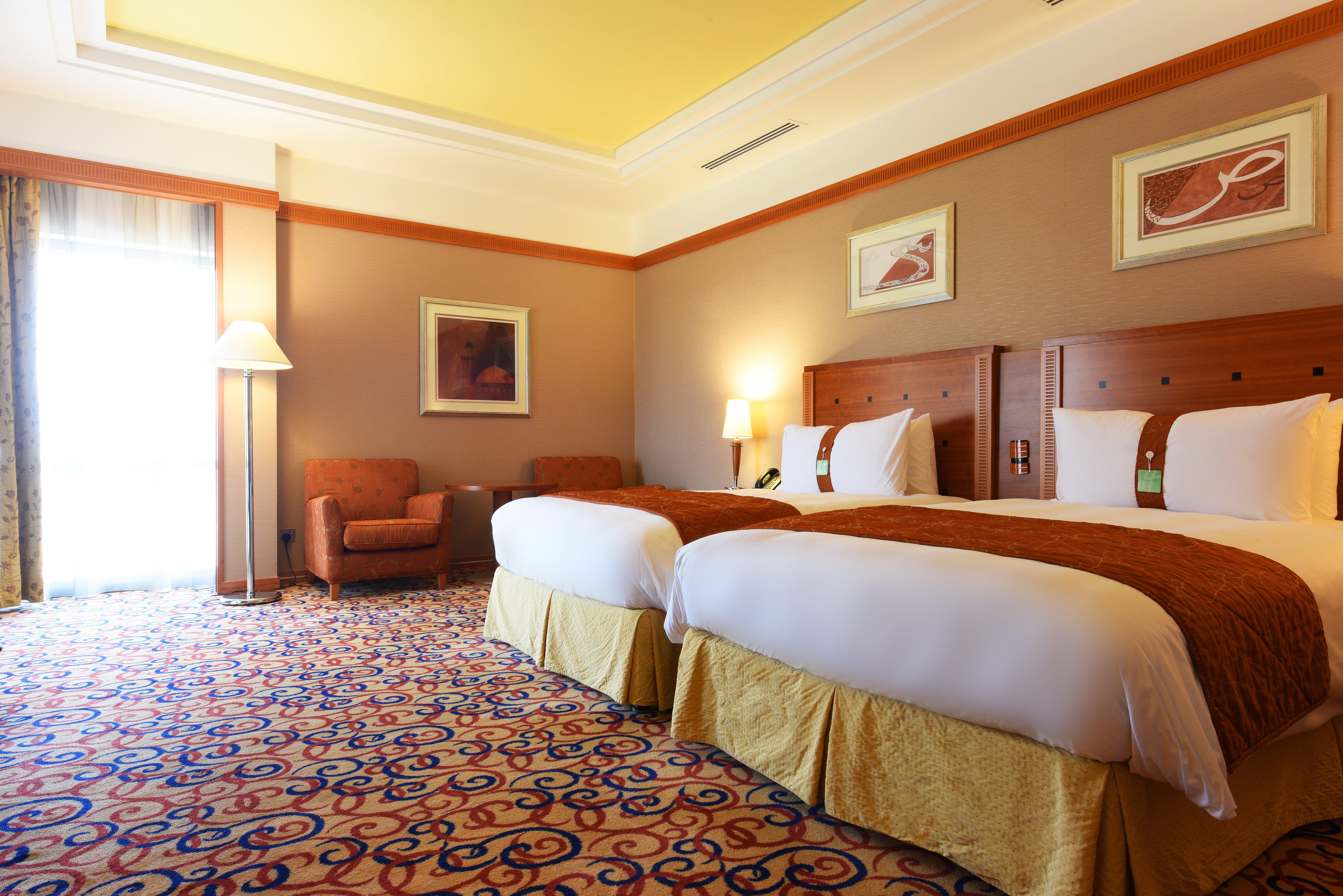 Holiday Inn - Suites Kuwait Salmiya By Ihg Kuwait City Exterior photo