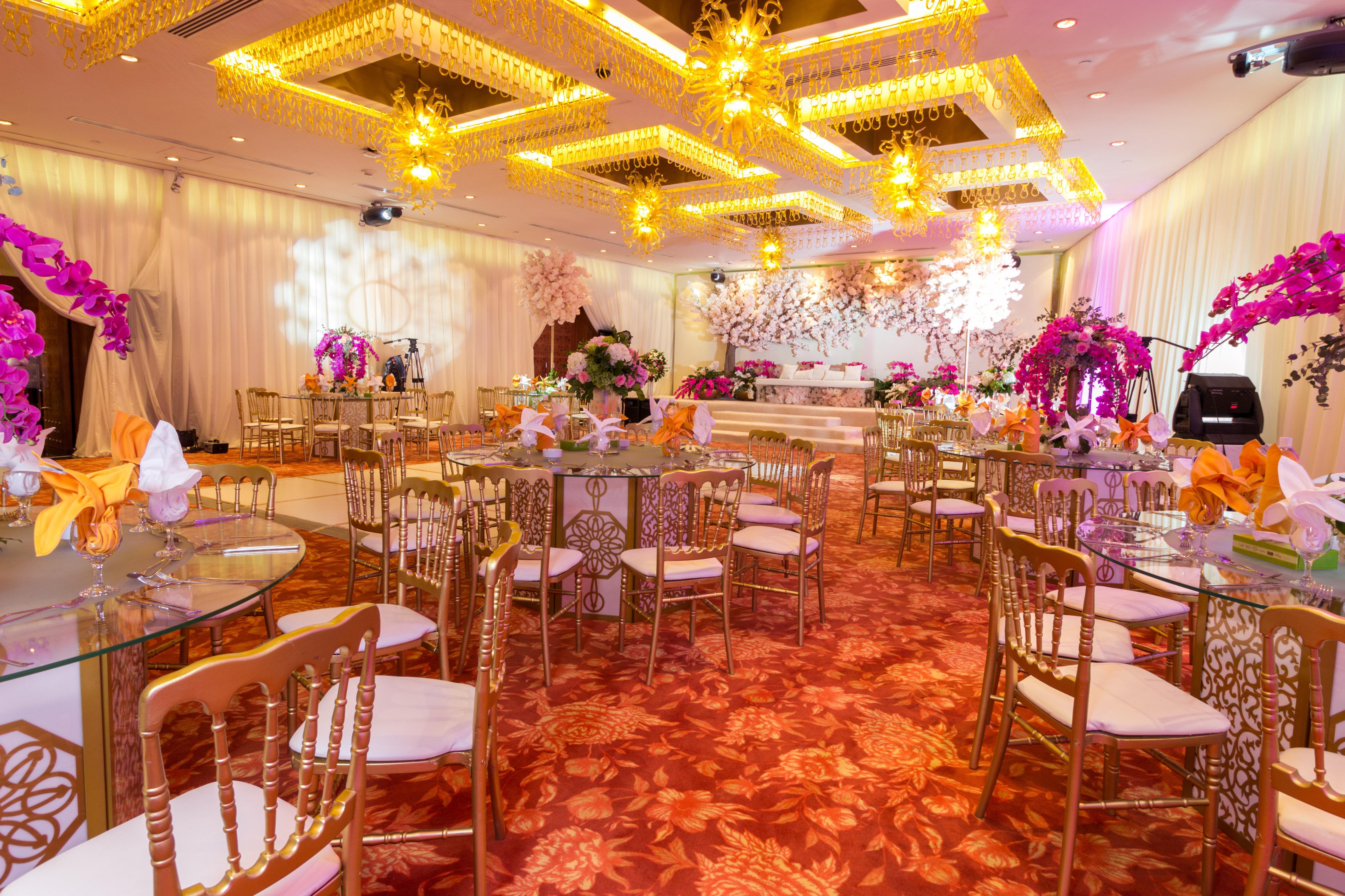 Holiday Inn - Suites Kuwait Salmiya By Ihg Kuwait City Exterior photo
