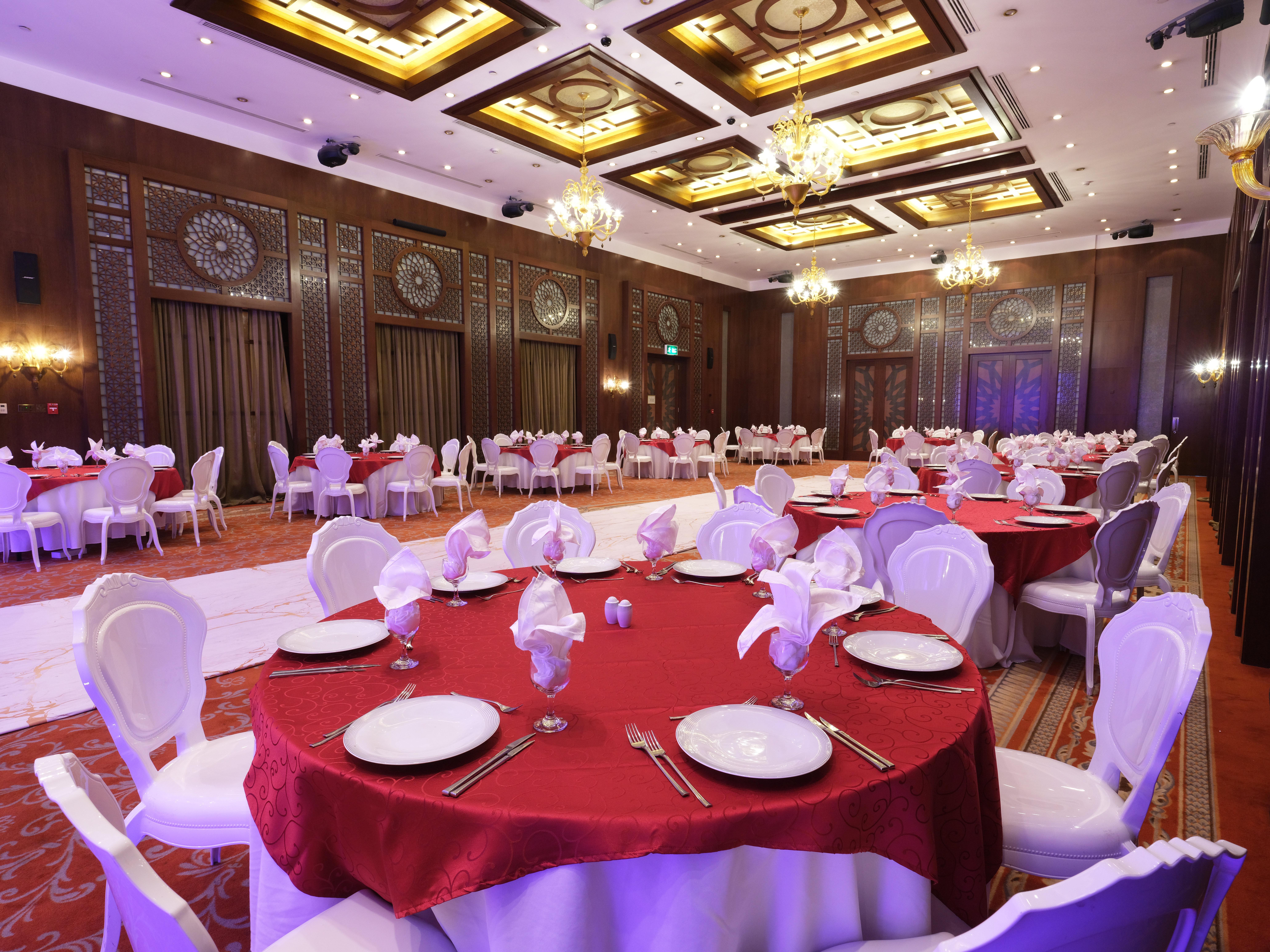 Holiday Inn - Suites Kuwait Salmiya By Ihg Kuwait City Exterior photo