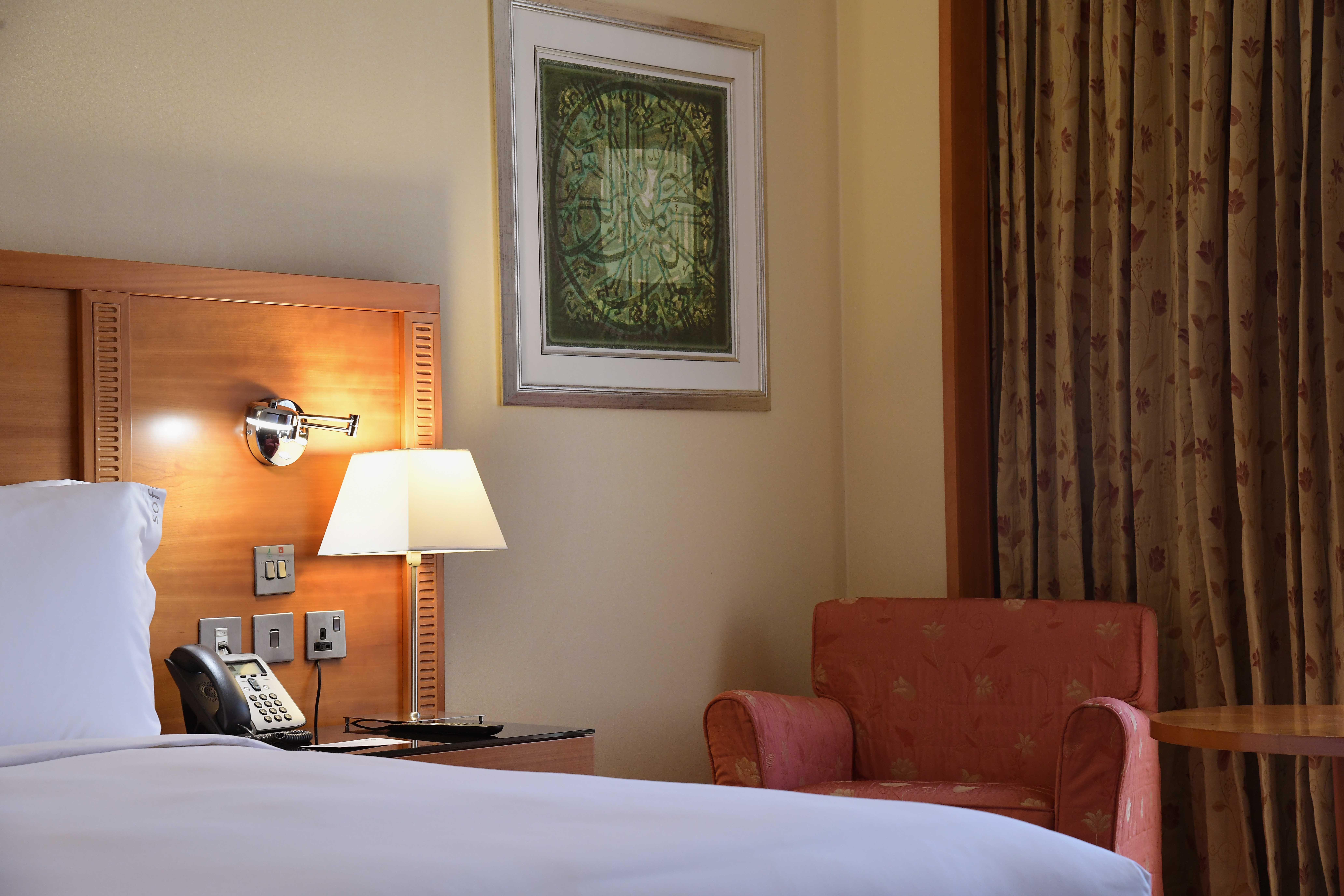 Holiday Inn - Suites Kuwait Salmiya By Ihg Kuwait City Exterior photo