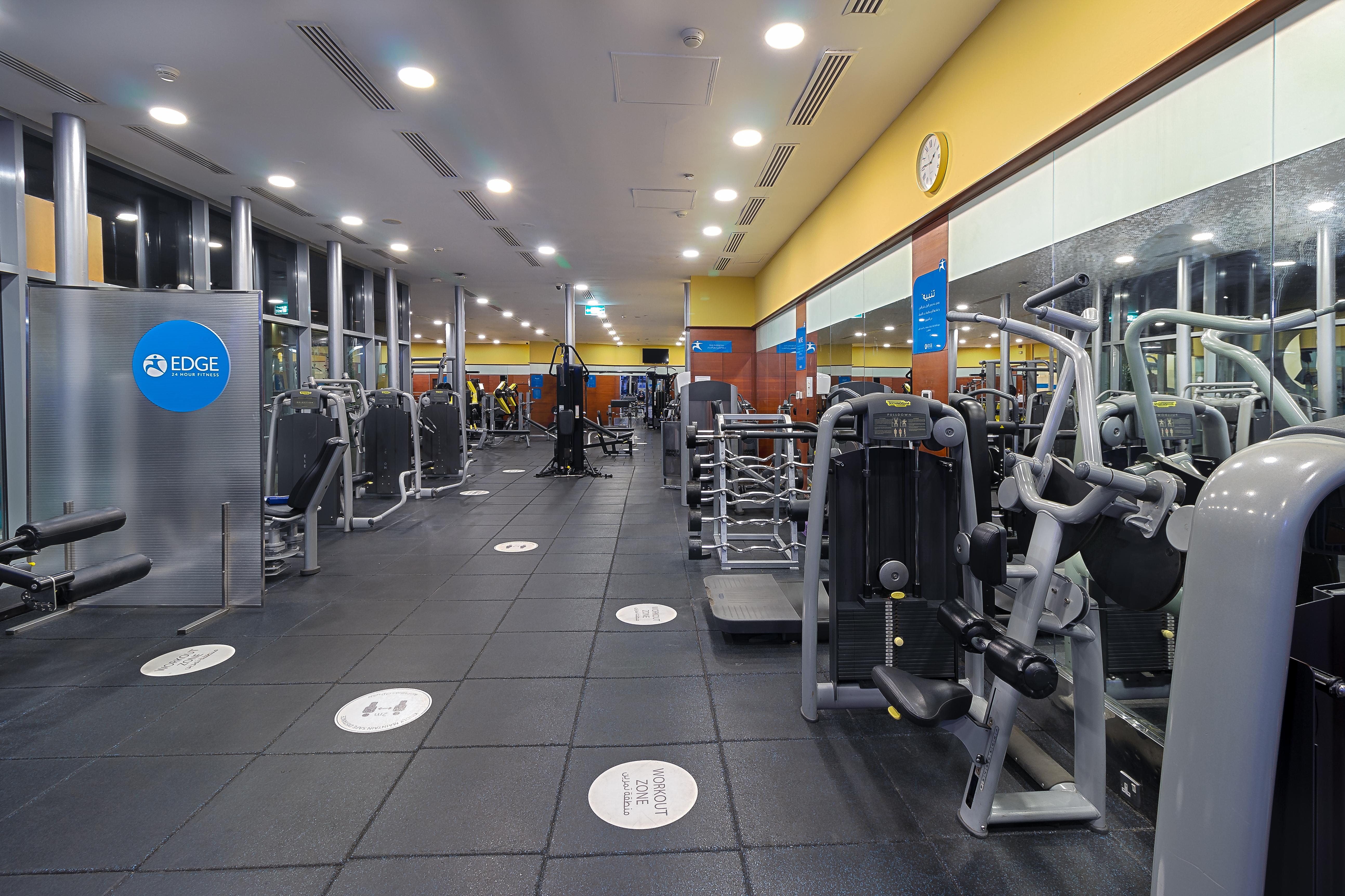 Holiday Inn - Suites Kuwait Salmiya By Ihg Kuwait City Exterior photo