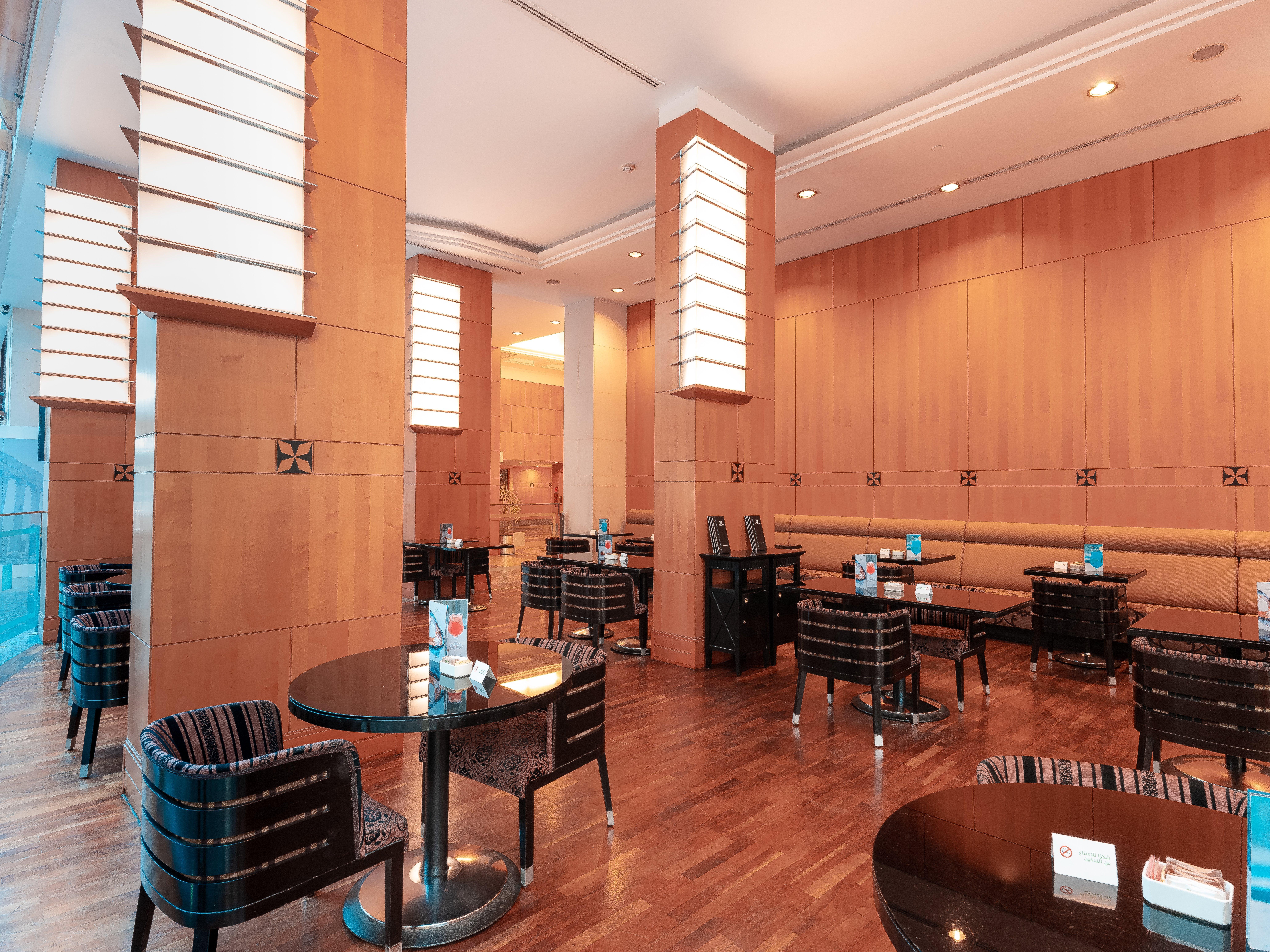 Holiday Inn - Suites Kuwait Salmiya By Ihg Kuwait City Exterior photo