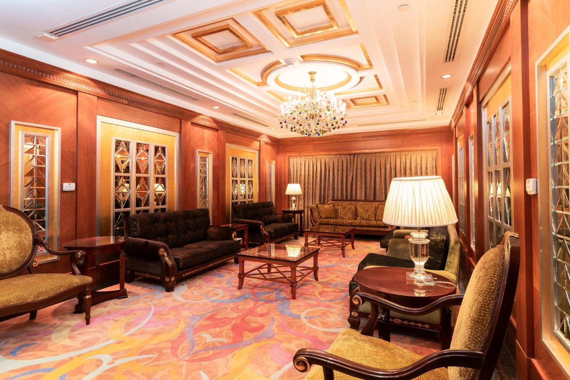 Holiday Inn - Suites Kuwait Salmiya By Ihg Kuwait City Exterior photo